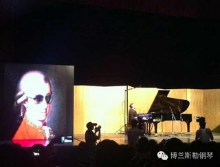 欧米勒孖宝四星球衣致敬德国队,昆明站演出完美上演!